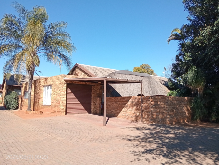 3 Bedroom Property for Sale in Safari Gardens North West